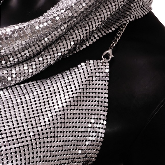 Metal crystal chained top with scraf - Picture 3 of 9